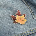 Custom Retro alloy temperament clothes enamel badge maple leaf brooch accessories